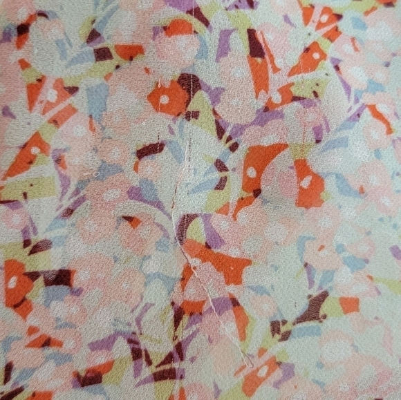 CAbi | #5032 Bella Floral Tiered Sleeveless Tank Blouse Size Medium - Picture 5 of 9